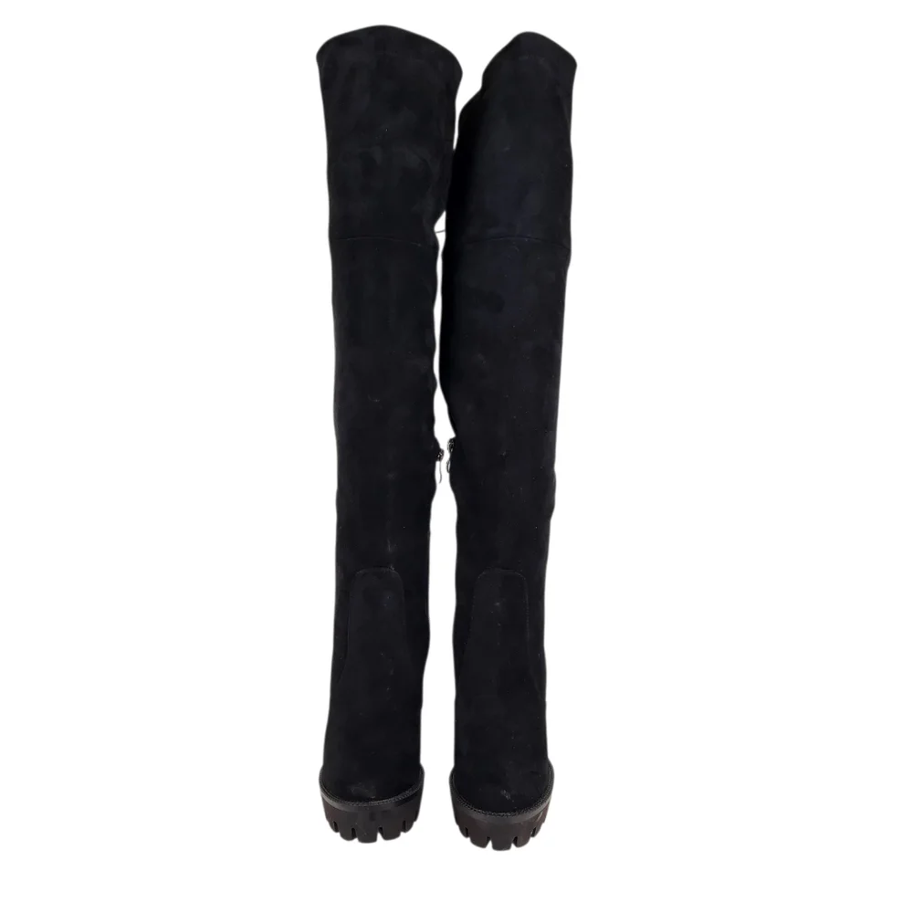 Isnom black suede